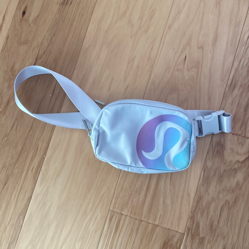 Lululemon crossbody